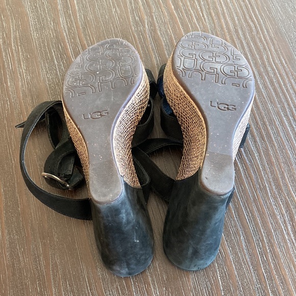 UGG ladies platform shoes in size 8. Suede with wraparound ankle straps. - Picture 7 of 12